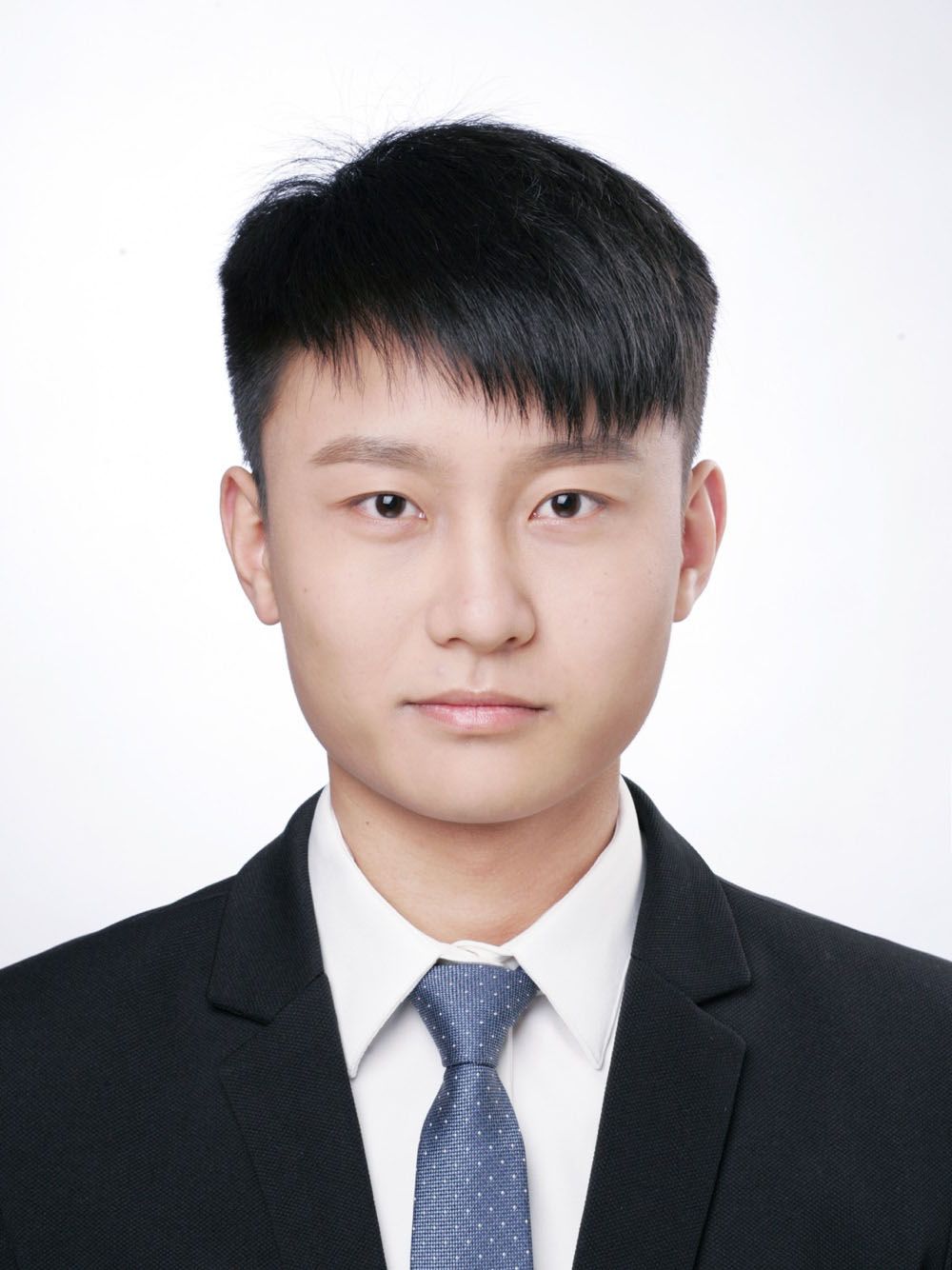曾思博 证件照